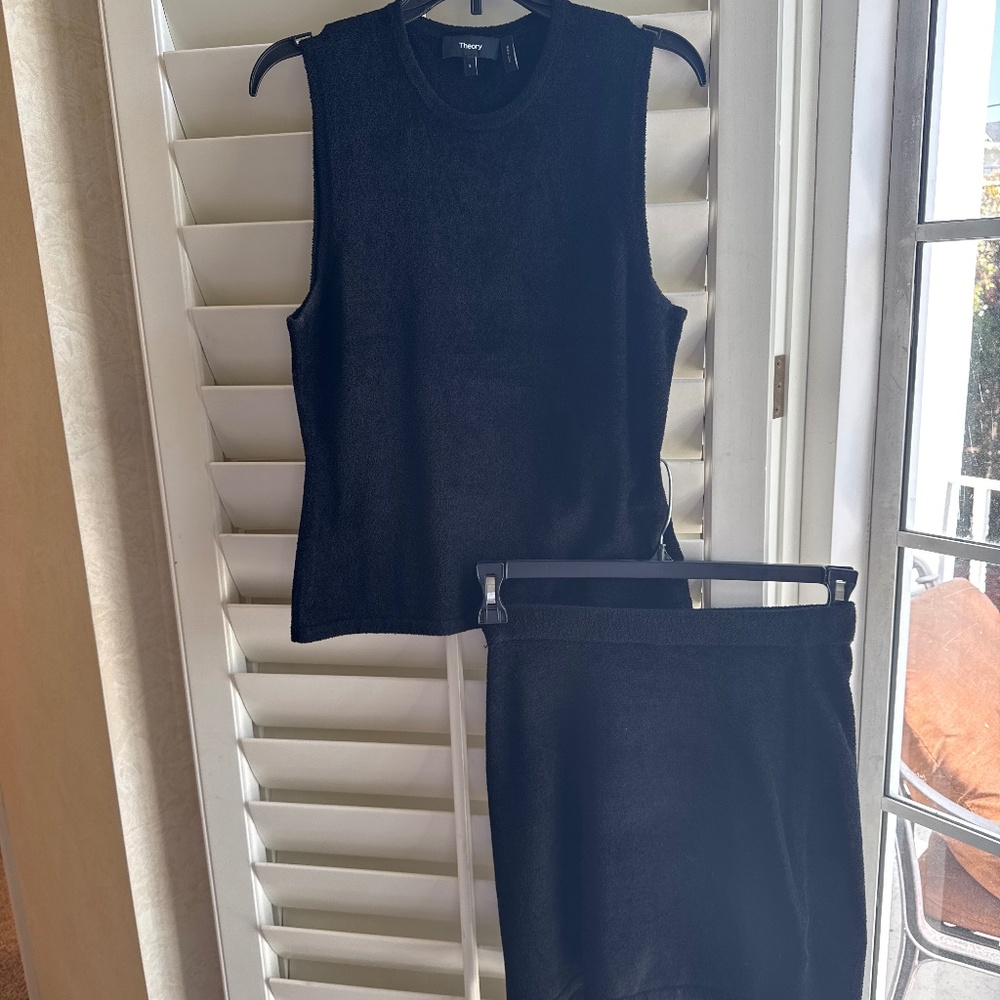 Theory top and skirt set